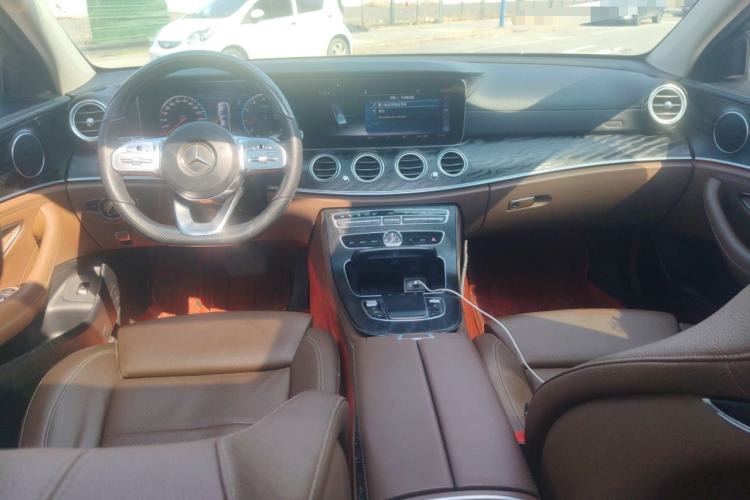 Used Mercedes-Benz E-Class 2019 E 200 L Sport Edition Center Console