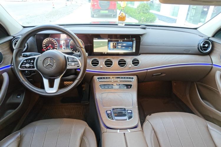 Used Mercedes-Benz E-Class 2019 E 300 L Stylish Model Center Console