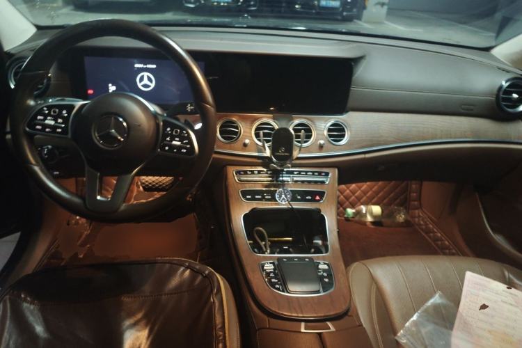 Used Mercedes-Benz E-Class 2019 E 300 L Luxury Model Center Console