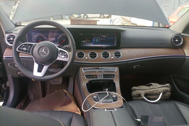 Used Mercedes-Benz E-Class 2019 Facelifted E 300 L Stylish Version Center Console