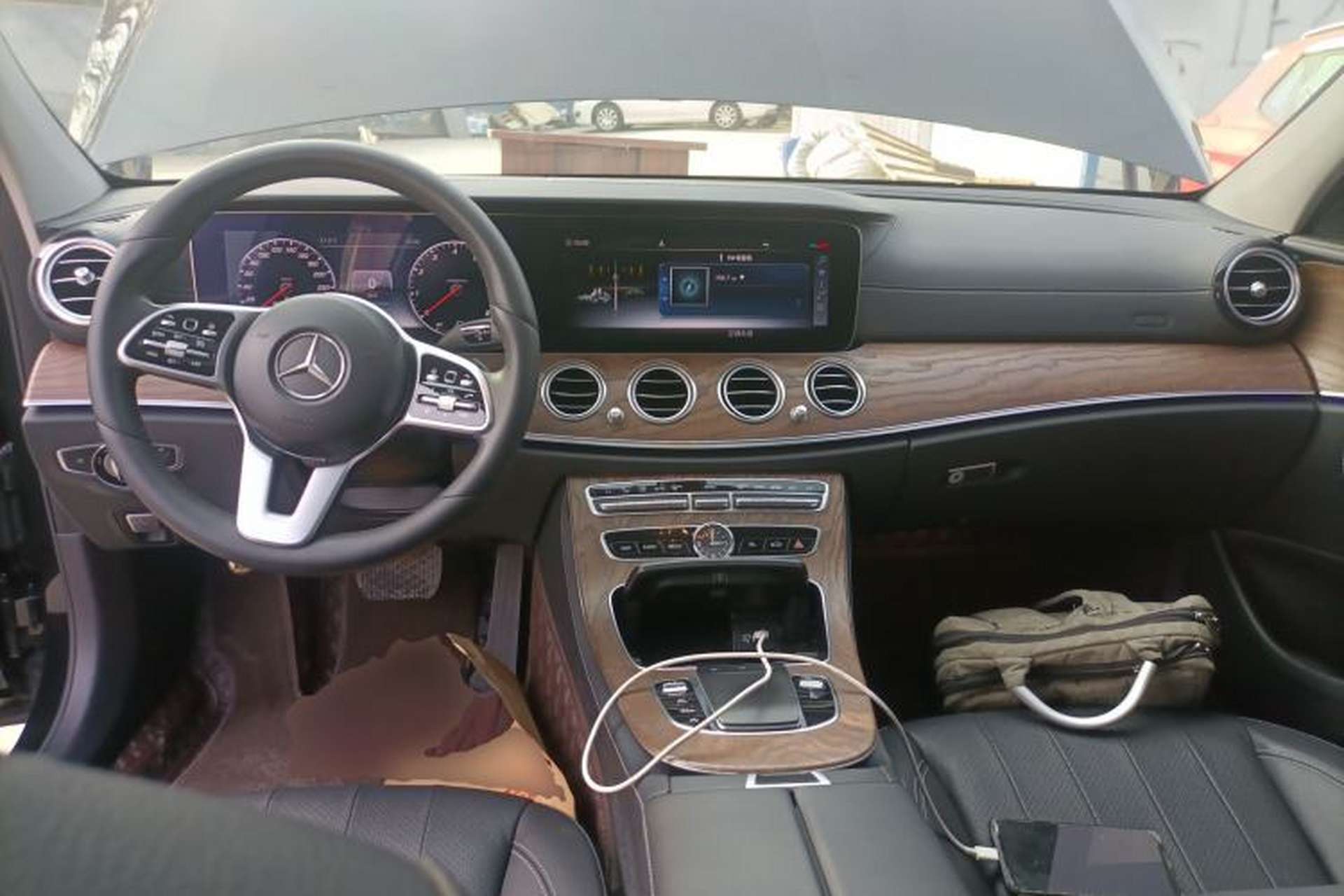 Used Mercedes-Benz E-Class 2019 Facelifted E 300 L Stylish Version Center Console