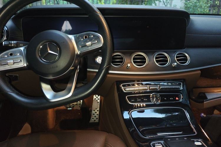Used Mercedes-Benz E-Class 2019 Restyled E 300 L Luxury Edition Center Console