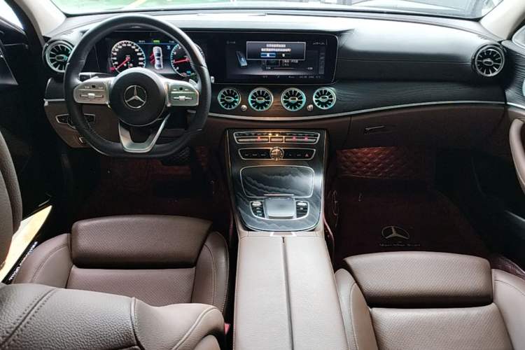 Used Mercedes-Benz E-Class 2019 E 260 L Sport Edition Center Console