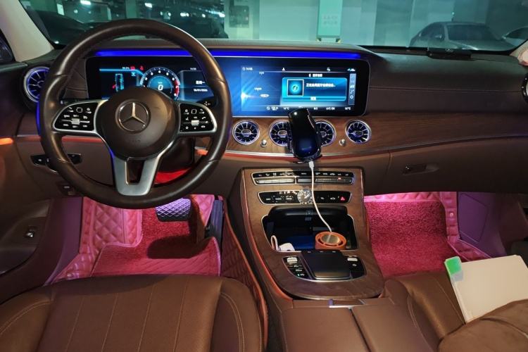 Used Mercedes-Benz E-Class 2019 E 300 L Stylish Model Center Console