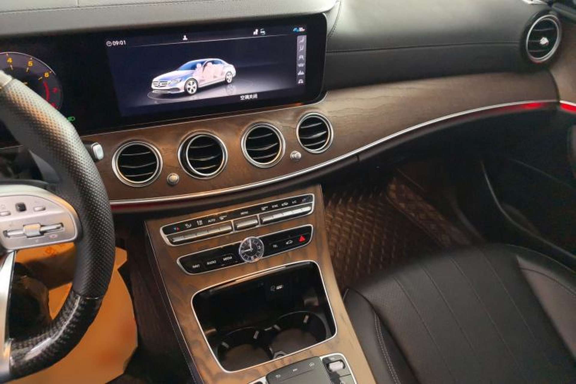 Used Mercedes-Benz E-Class 2019 E 300 L Luxury Model Center Console