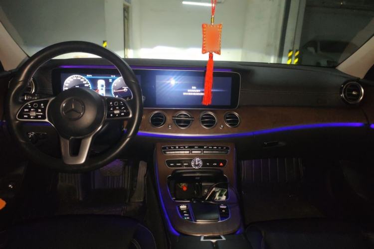 Used Mercedes-Benz E-Class 2019 E 300 L Stylish Model Center Console