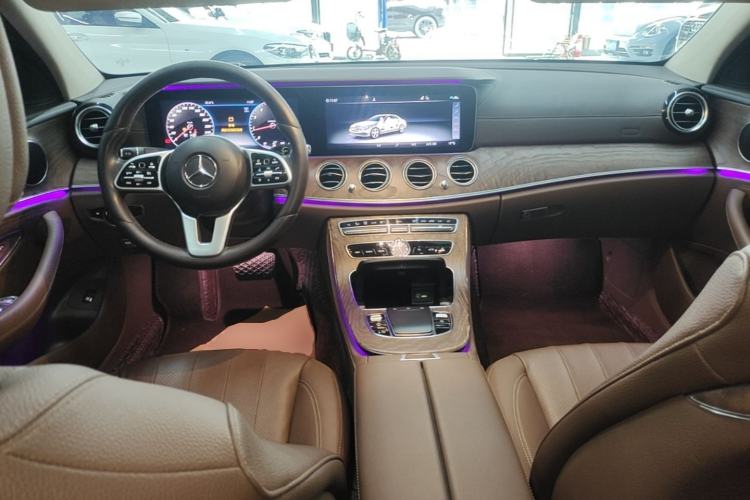 Used Mercedes-Benz E-Class 2019 E 300 L Stylish Model Center Console