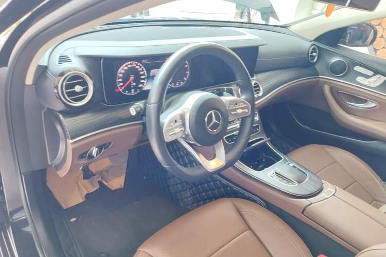 Used Mercedes-Benz E-Class 2019 Restyled E 300 L Sporty and Stylish Edition Center Console