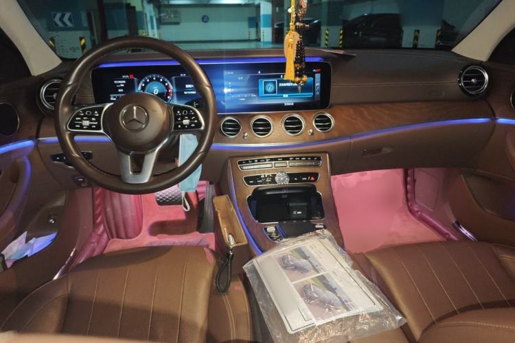 Used Mercedes-Benz E-Class 2019 E 300 L Luxury Model Center Console