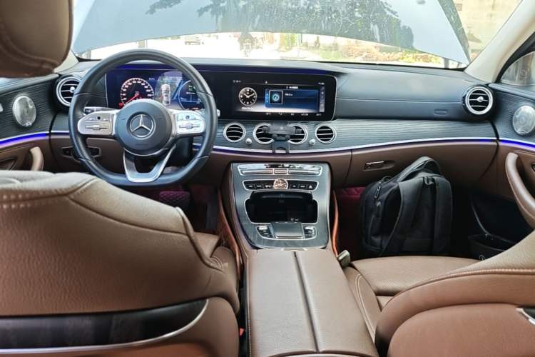 Used Mercedes-Benz E-Class 2019 E 260 L Sport Edition Center Console