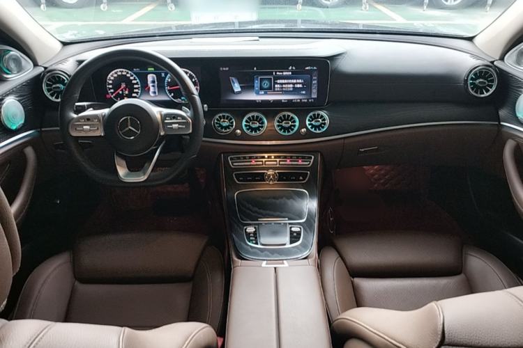 Used Mercedes-Benz E-Class 2019 E 260 L Sport Edition Center Console