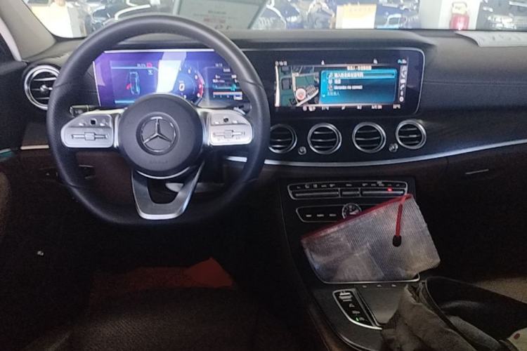 Used Mercedes-Benz E-Class 2019 Restyled E 300 L Sport Luxury Edition Center Console