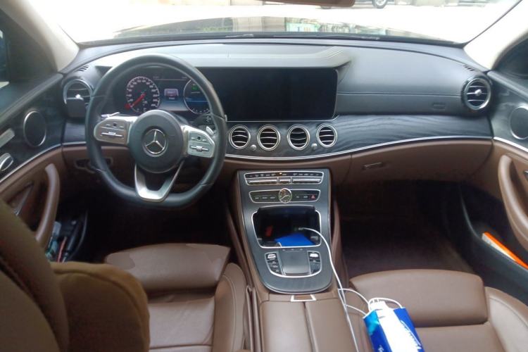 Used Mercedes-Benz E-Class 2019 E 260 L Sport Edition Center Console