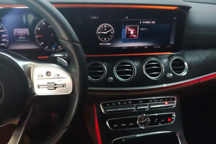 Used Mercedes-Benz E-Class 2019 E 200 L Sport Edition Center Console