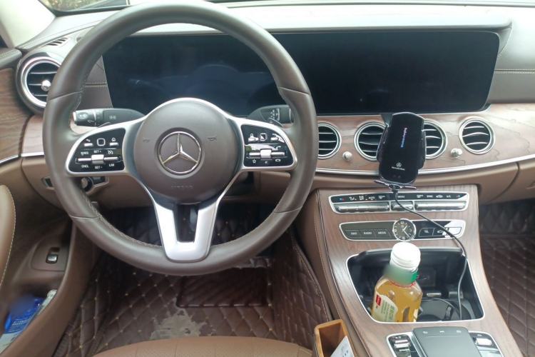 Used Mercedes-Benz E-Class 2019 Restyled E 300 L Luxury Edition Center Console