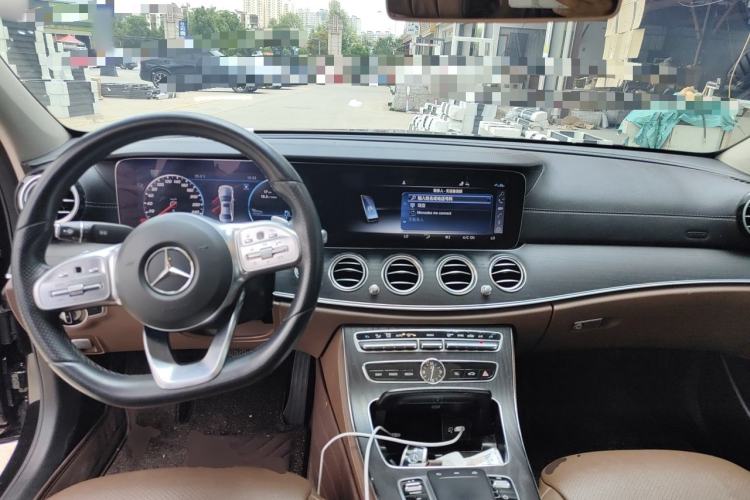 Used Mercedes-Benz E-Class 2019 Restyled E 300 L Sport Luxury Edition Center Console