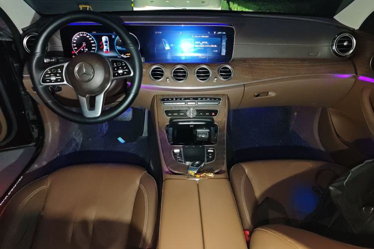 Used Mercedes-Benz E-Class 2019 E 300 L Luxury Model Center Console