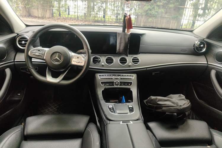 Used Mercedes-Benz E-Class 2019 E 260 L Sport Edition Center Console
