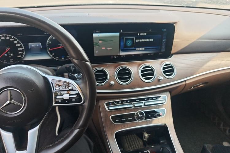 Used Mercedes-Benz E-Class 2019 Facelifted E 300 L Stylish Version Center Console