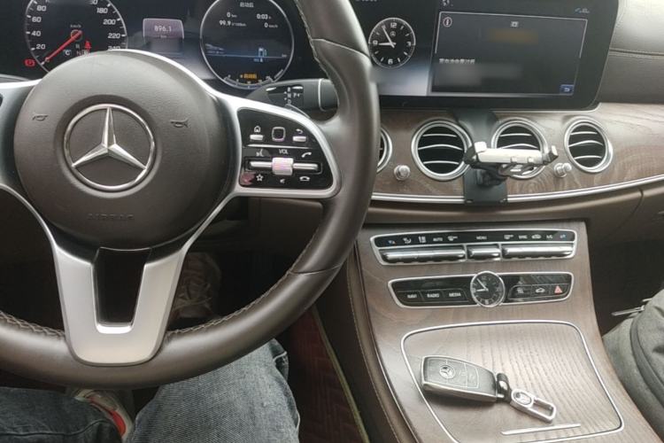 Used Mercedes-Benz E-Class 2019 E 300 L Stylish Model Center Console