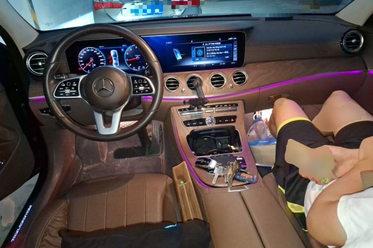 Used Mercedes-Benz E-Class 2019 Facelifted E 300 L Stylish Version Center Console