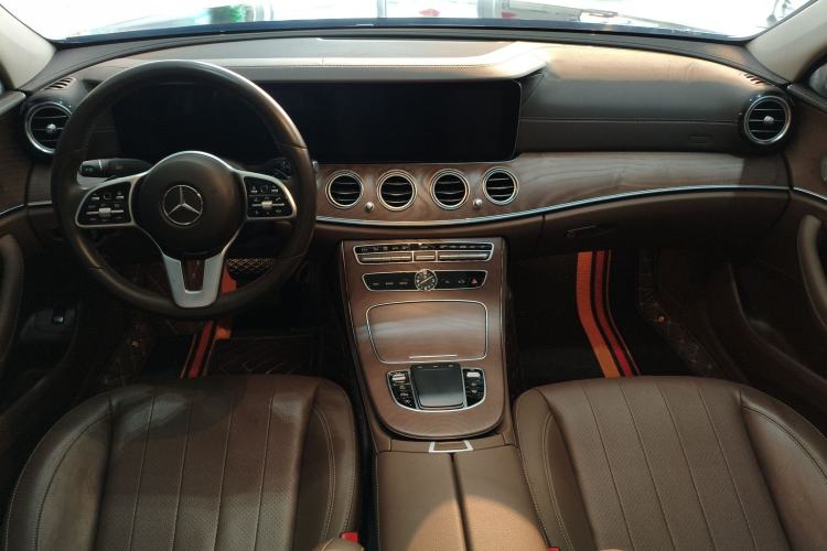 Used Mercedes-Benz E-Class 2019 E 300 L Luxury Model Center Console