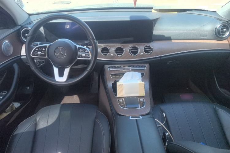Used Mercedes-Benz E-Class 2019 Restyled E 300 L Luxury Edition Center Console