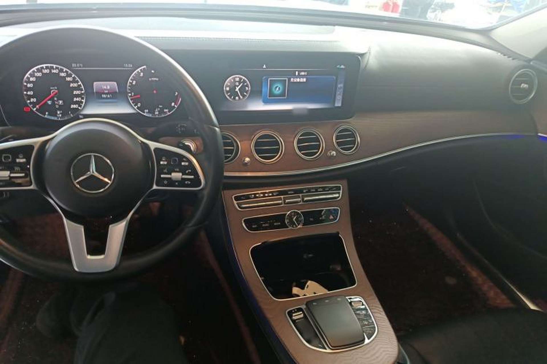Used Mercedes-Benz E-Class 2019 Restyled E 300 L Luxury Edition Center Console