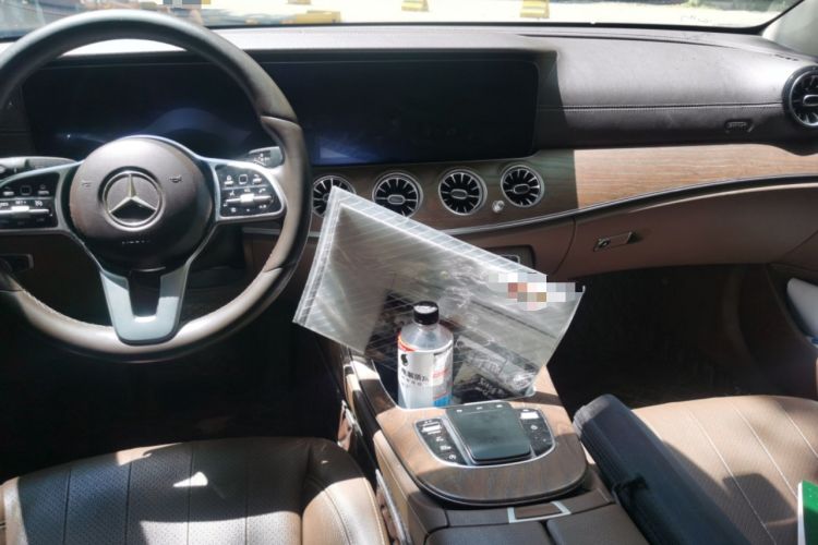 Used Mercedes-Benz E-Class 2019 Facelifted E 300 L Stylish Version Center Console