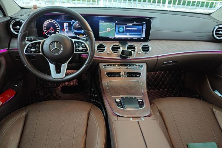 Used Mercedes-Benz E-Class 2019 Facelifted E 300 L Stylish Version Center Console