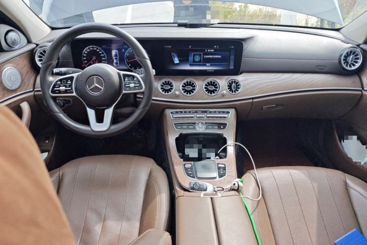 Used Mercedes-Benz E-Class 2019 Restyled E 300 L Luxury Edition Center Console