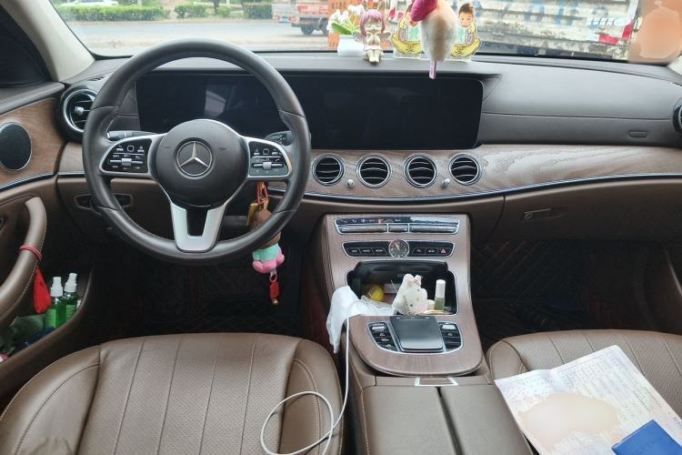 Used Mercedes-Benz E-Class 2019 E 300 L Stylish Model Center Console