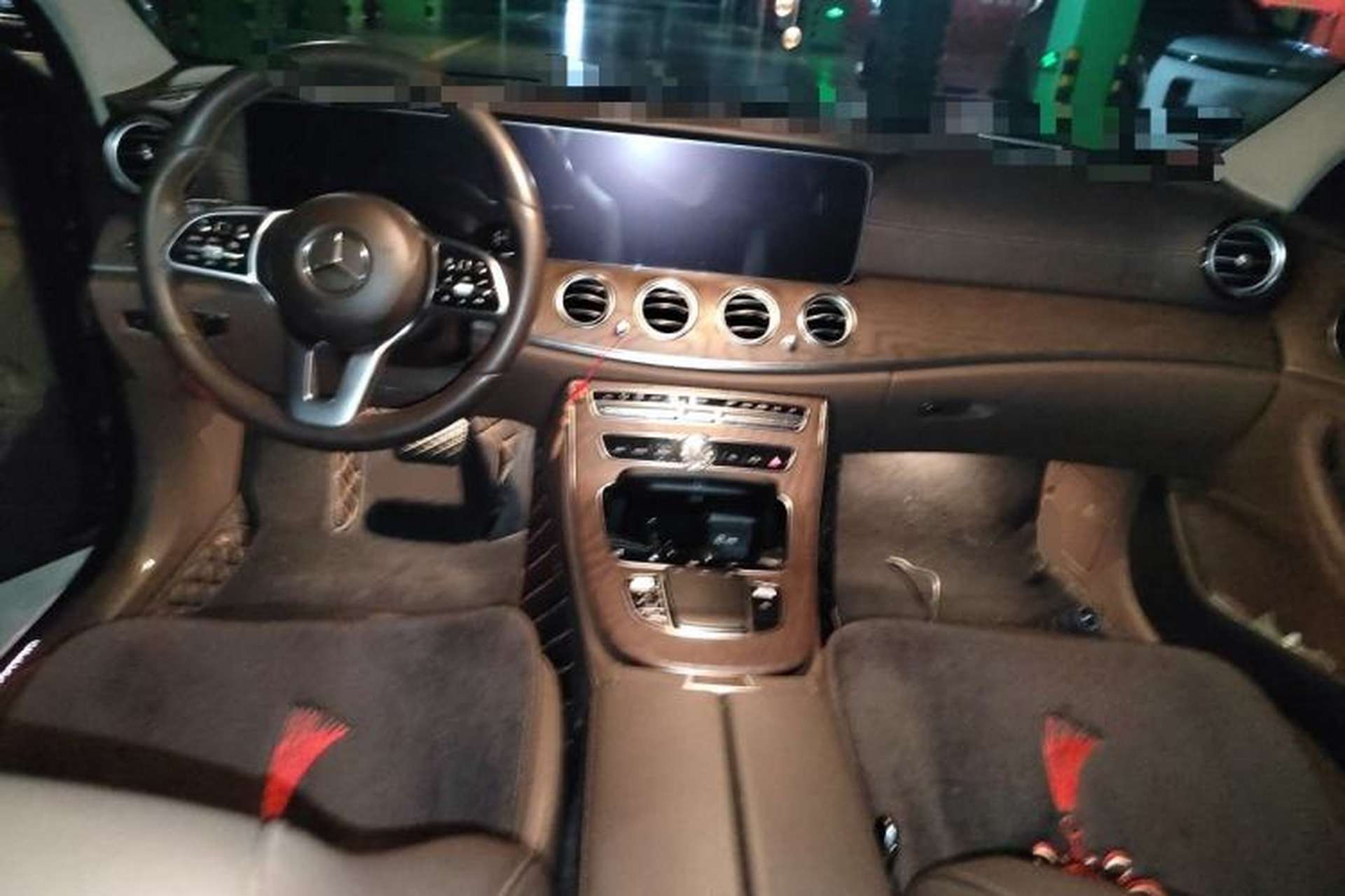 Used Mercedes-Benz E-Class 2019 Facelifted E 300 L Stylish Version Center Console