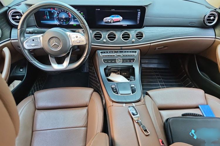 Used Mercedes-Benz E-Class 2019 E 260 L Sport Edition Center Console