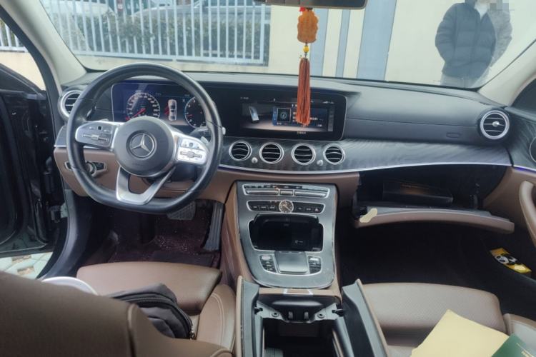 Used Mercedes-Benz E-Class 2019 E 200 L Sport Edition Center Console