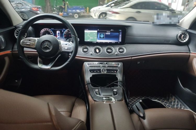 Used Mercedes-Benz E-Class 2019 Restyled E 300 L Sporty and Stylish Edition Center Console