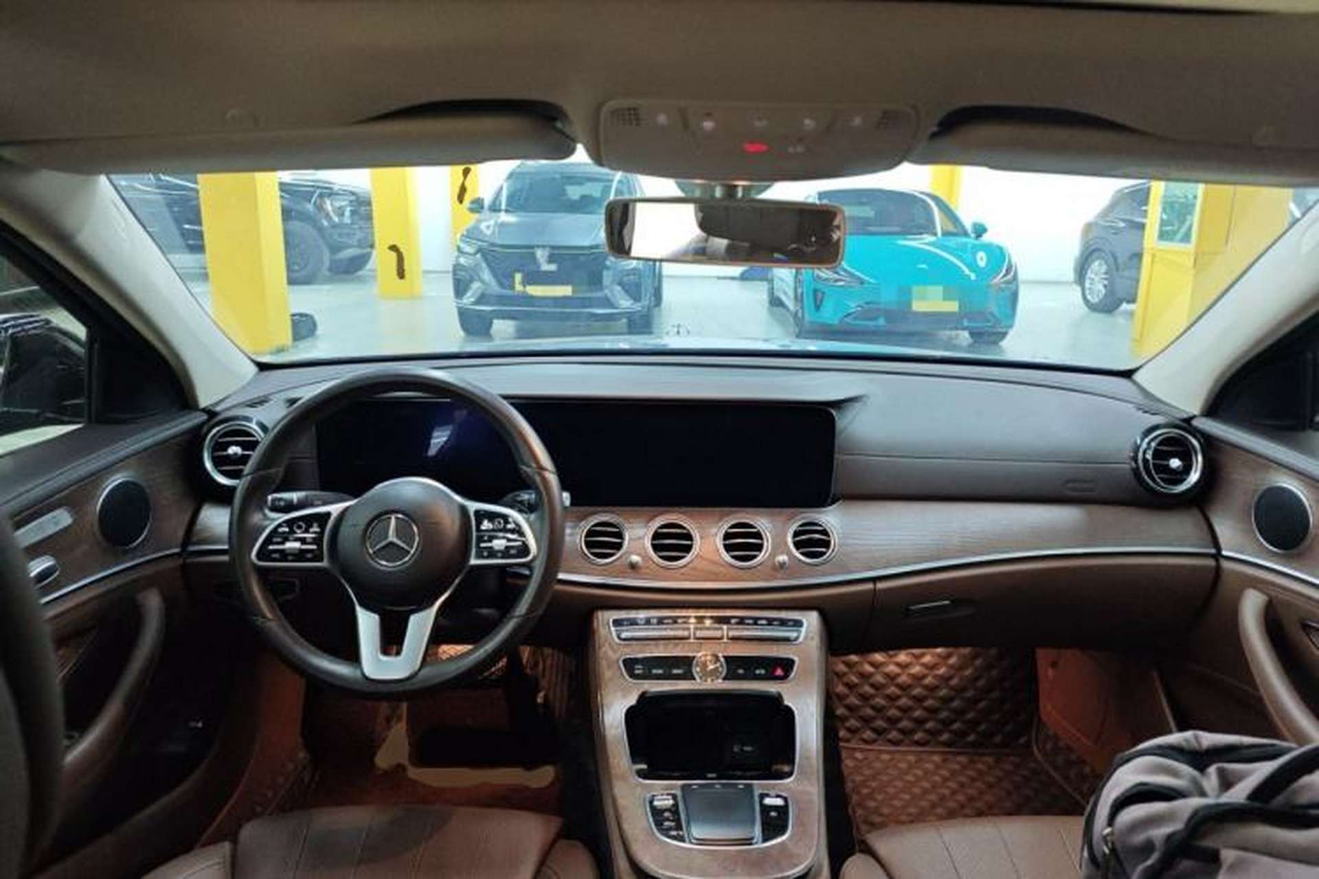 Used Mercedes-Benz E-Class 2019 E 260 L Center Console