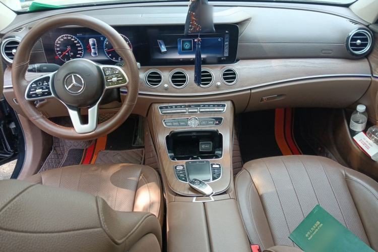 Used Mercedes-Benz E-Class 2019 Facelifted E 300 L Stylish Version Center Console