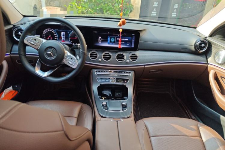 Used Mercedes-Benz E-Class 2019 Restyled E 300 L Sporty and Stylish Edition Center Console