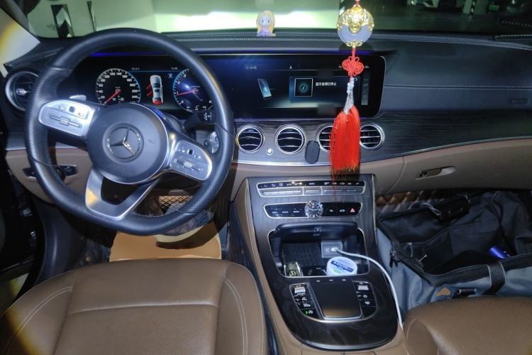 Used Mercedes-Benz E-Class 2019 Restyled E 300 L Sport Luxury Edition Center Console