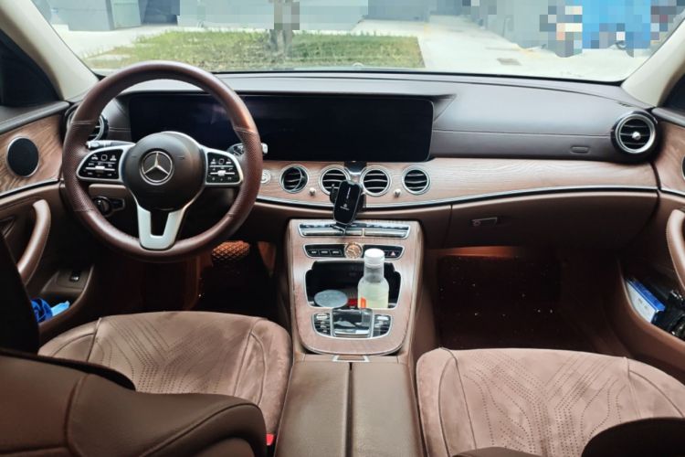 Used Mercedes-Benz E-Class 2019 E 300 L Stylish Model Center Console