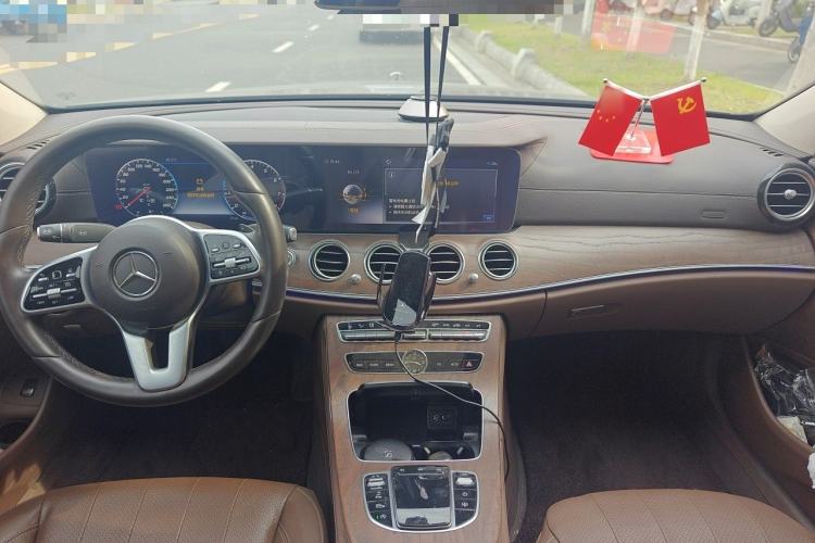 Used Mercedes-Benz E-Class 2019 E 300 L Stylish Model Center Console