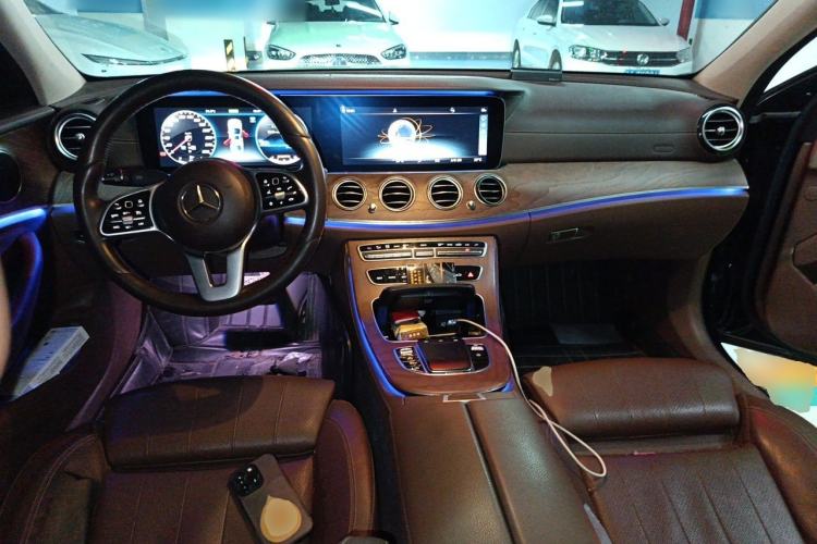 Used Mercedes-Benz E-Class 2019 E 260 L Center Console