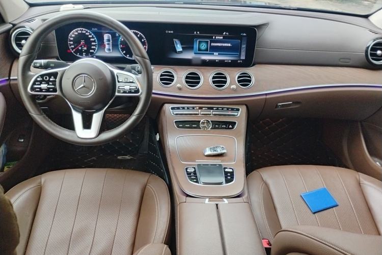 Used Mercedes-Benz E-Class 2019 Restyled E 300 L Luxury Edition Center Console