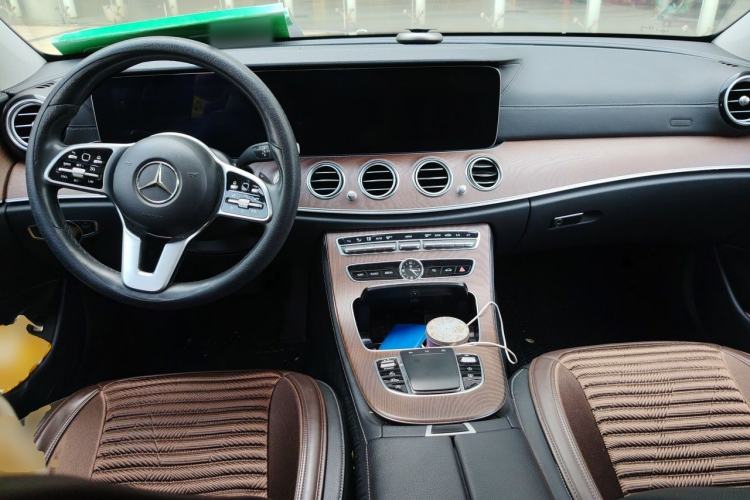 Used Mercedes-Benz E-Class 2019 E 300 L Luxury Model Center Console