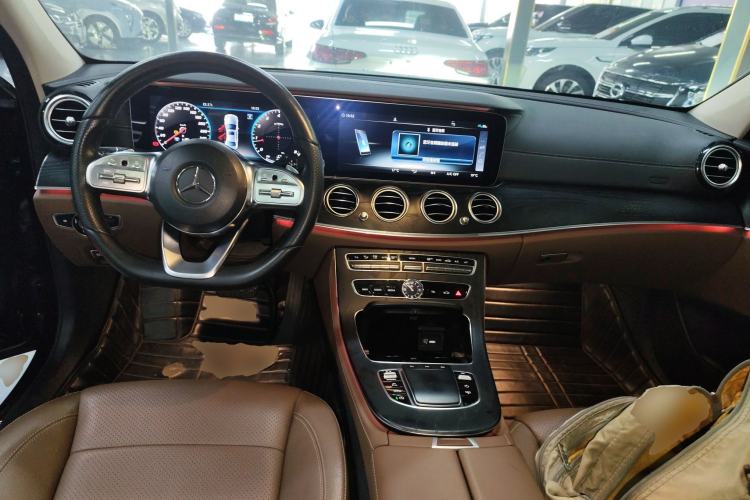 Used Mercedes-Benz E-Class 2019 Restyled E 300 L Sport Luxury Edition Center Console