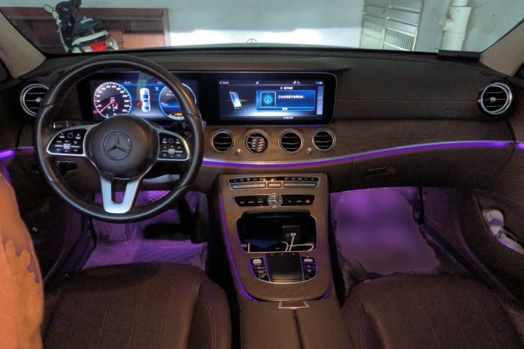 Used Mercedes-Benz E-Class 2019 Restyled E 300 L Luxury Edition Center Console