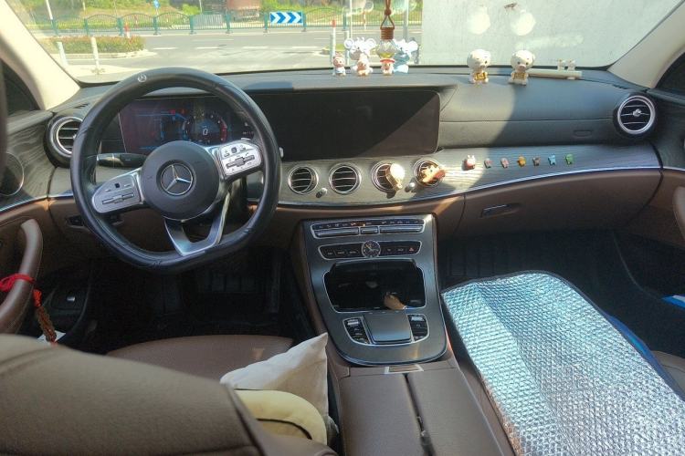 Used Mercedes-Benz E-Class 2019 E 200 L Sport Edition Center Console