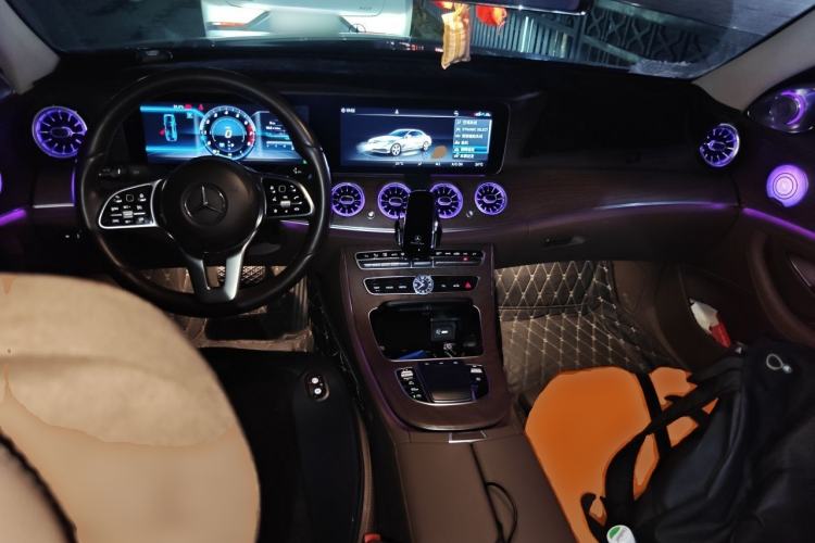 Used Mercedes-Benz E-Class 2019 E 200 L Center Console