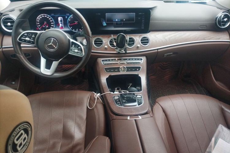 Used Mercedes-Benz E-Class 2019 E 300 L Luxury Model Center Console